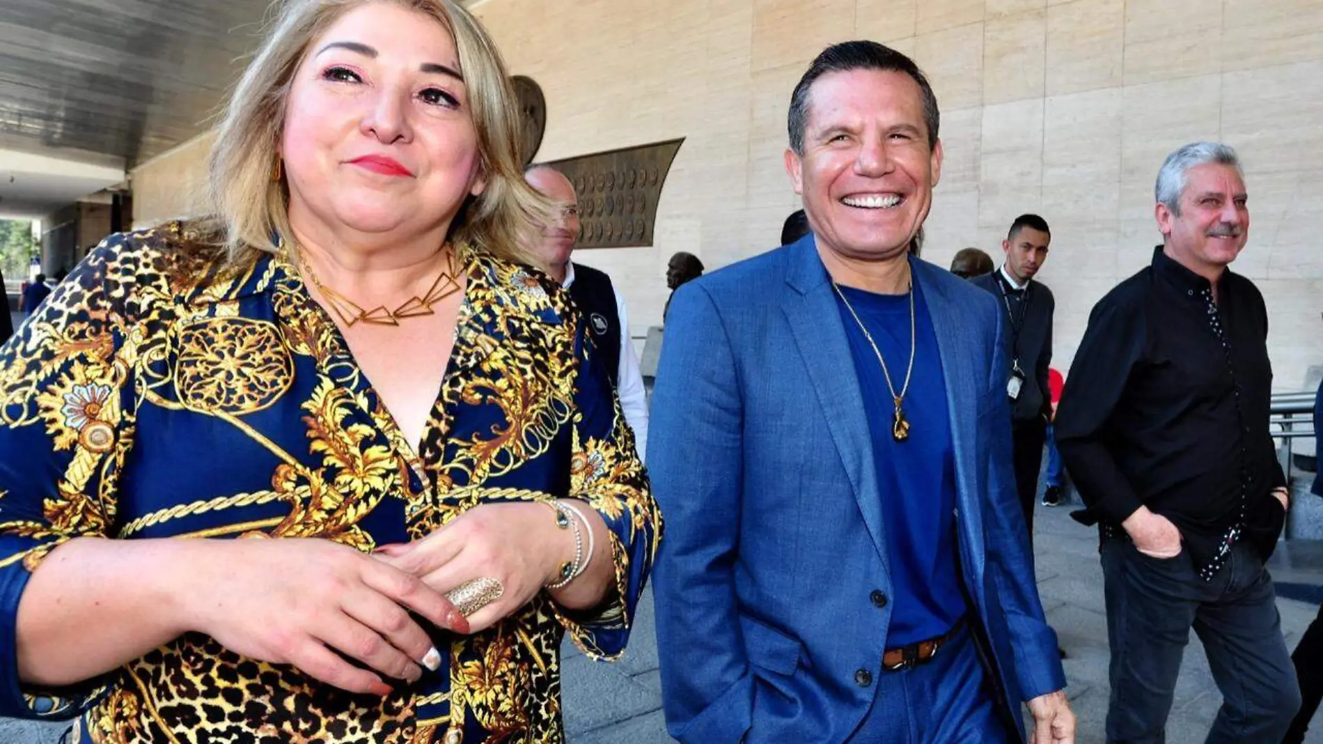 julio cesar chavez LAURA LOVERA (1)